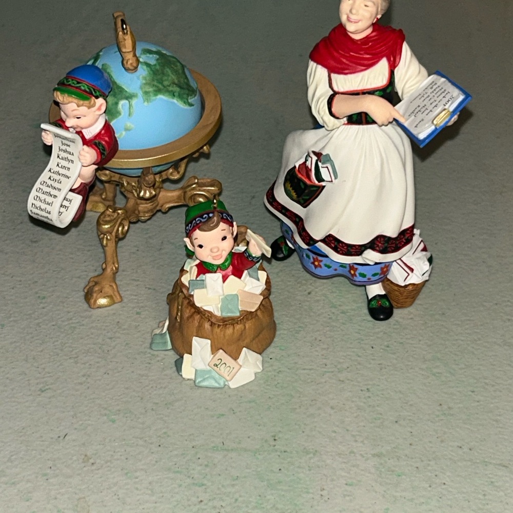 Vintage 2001 Hallmark Keepsake Lettera, Globus & Mrs. Claus Ornaments